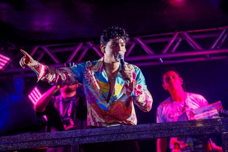 Pré-carnaval: Bell Marques e Léo Foguete fizeram a folia no Circuito Vem Pro Mar