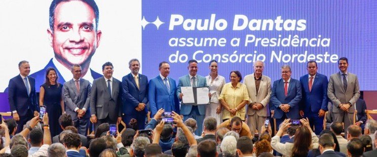 Governador Carlos Brandão participa de posse do novo presidente do Consórcio Nordeste
