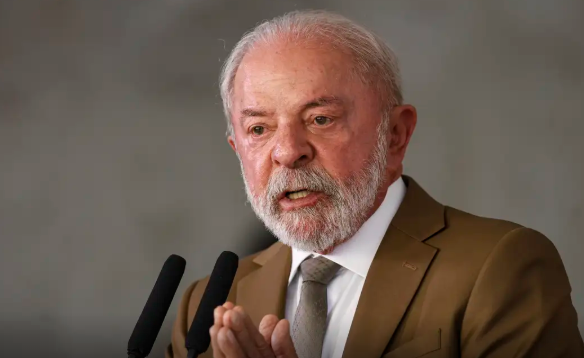 Lula zera imposto e subsidia diesel para conter alta do petróleo