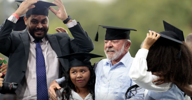 Governo anuncia ampliação da Rede Nacional de Cursinhos Populares