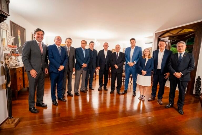 Orleans Brandão recebe apoio da cúpula do MDB em jantar oferecido por José Sarney em Brasília