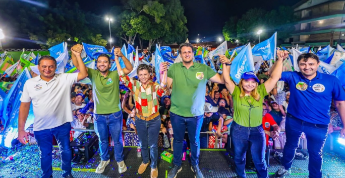 Mais de 10 mil pessoas participam do lançamento da candidatura de Iracema Vale