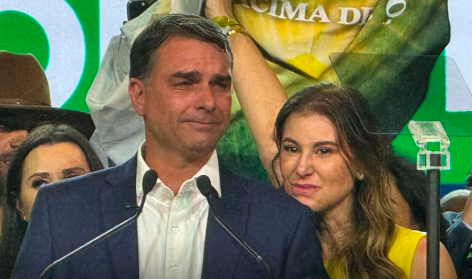Flávio usou jatinho ligado a Vorcaro em viagem em 2025, diz revista