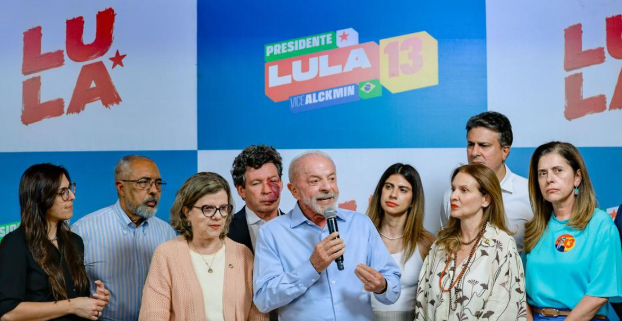 Lula celebra avanço do fim da 6×1 e defende investimento público